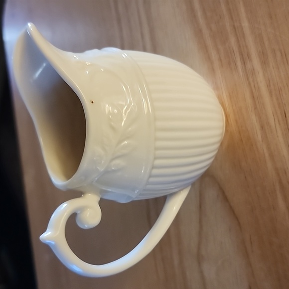 I.GODINGER & CO. IVORY CREAMER PITCHER. - Picture 4 of 6